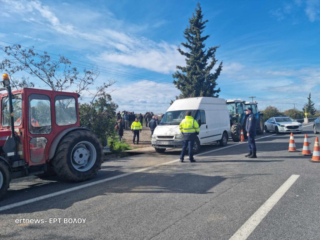 Θα μείνουν στον κόμβο του Αλμυρού οι αγρότες – Διεκδικούν επίλυση των αιτημάτων τους