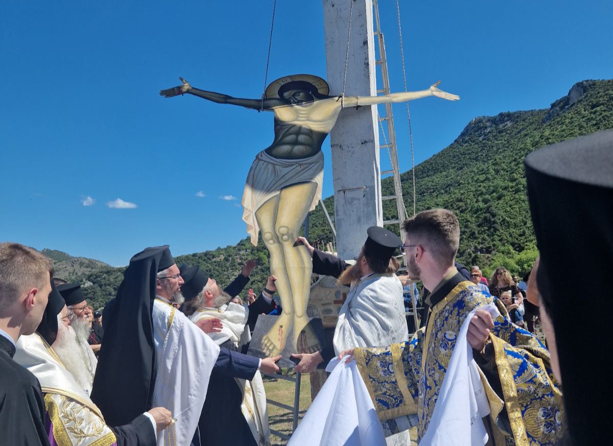 Με κατάνυξη η αναπαράσταση της Ακολουθίας της Αποκαθήλωσης στην Παναγία Ξενιά