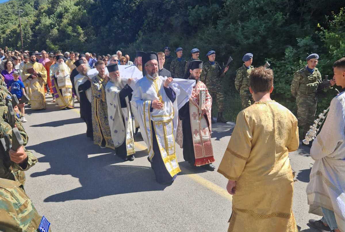 Με κατάνυξη η αναπαράσταση της Ακολουθίας της Αποκαθήλωσης στην Παναγία Ξενιά