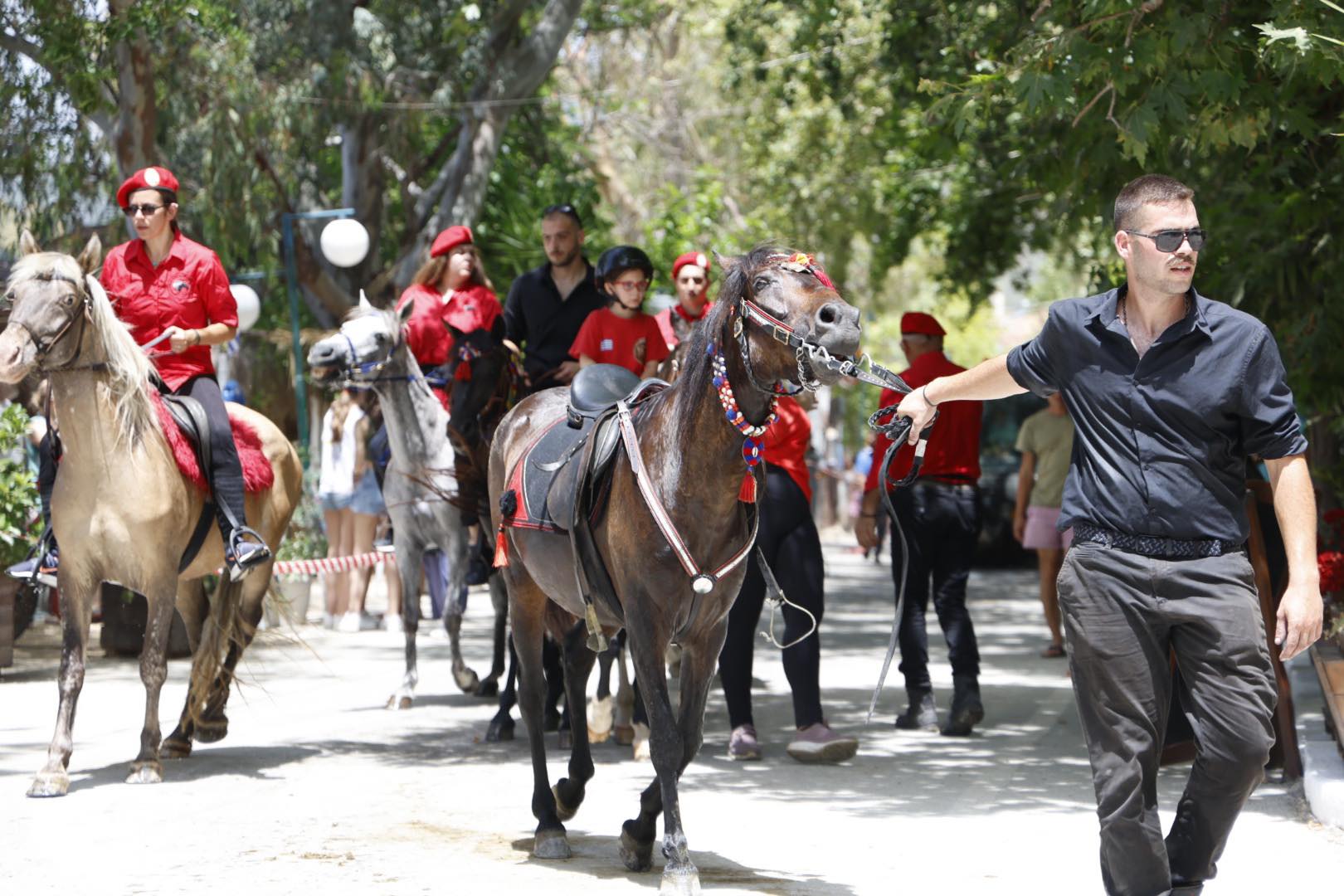 Αναβίωσε το έθιμο αγιασμού των αλόγων στα Καλά Νερά