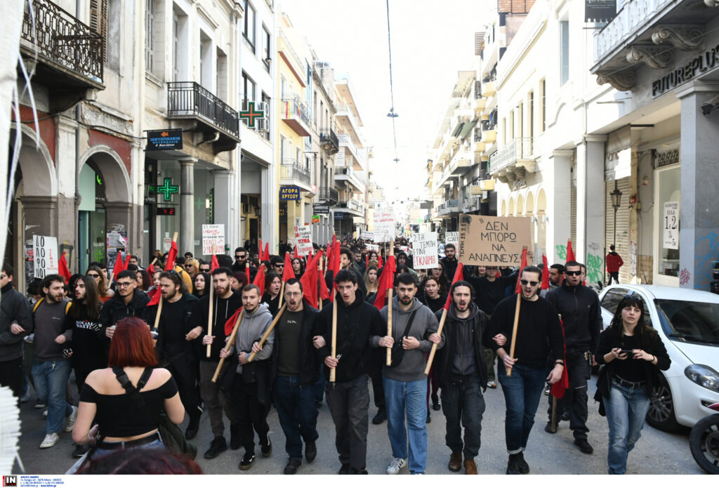 Τέμπη: Ραντεβού στους δρόμους ανά την Ελλάδα έδωσαν φοιτητές, μαθητές και εκπαιδευτικοί – Ζητούν Δικαιοσύνη και απόδοση ευθυνών